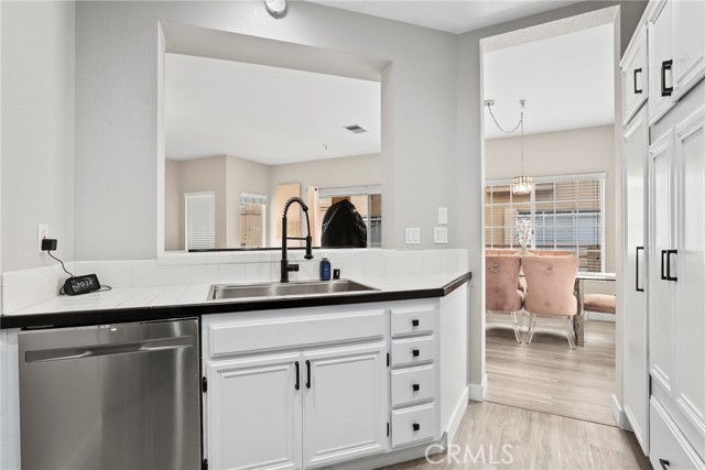 Detail Gallery Image 11 of 26 For 14050 Lemoli Way, Hawthorne,  CA 90250 - 2 Beds | 2/1 Baths