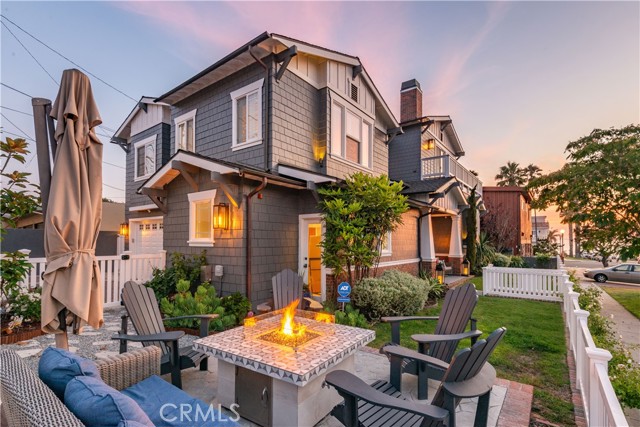 202 Avenue H, Redondo Beach CA: https://media.crmls.org/medias/072fc99c-a1c8-45c7-b130-b95ea05af05b.jpg
