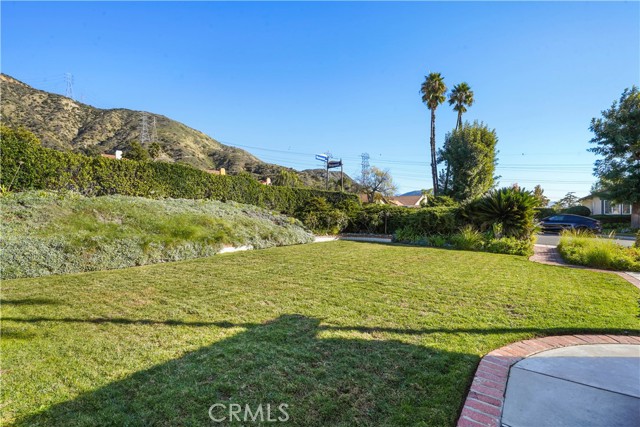 485 Wedgewood Court, Duarte CA: https://media.crmls.org/medias/07300efa-54cd-4d76-827d-073cf844299f.jpg