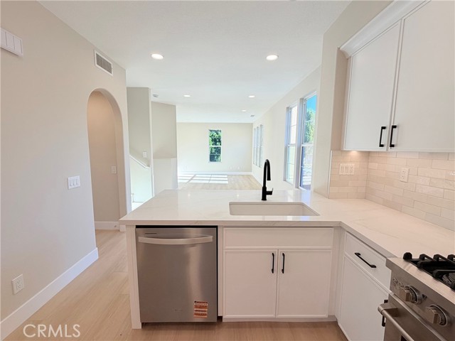 Detail Gallery Image 18 of 34 For 302 Tall Oak, Irvine,  CA 92603 - 3 Beds | 3/1 Baths