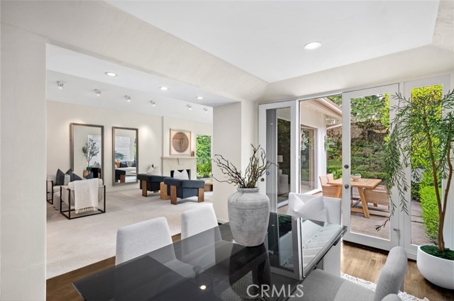 6 Rue Marseilles, Newport Beach CA: https://media.crmls.org/medias/0730417f-62f1-4c24-b462-5674d23cbb6d.jpg