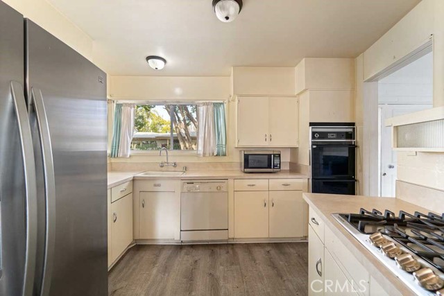 Detail Gallery Image 10 of 55 For 24 N. Center St., Redlands,  CA 92373 - 2 Beds | 2 Baths