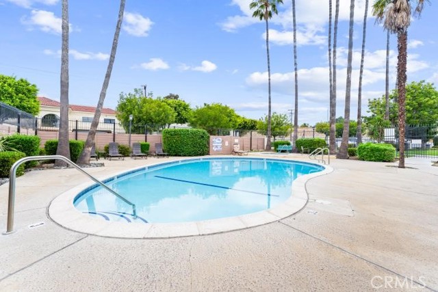 1800 E Heim Ave, Orange CA: https://media.crmls.org/medias/0730df18-8eab-4644-bc79-c718fd92cb45.jpg