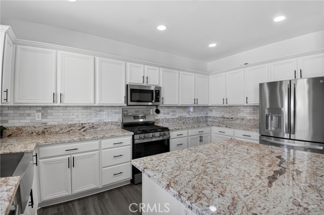 Detail Gallery Image 10 of 31 For 14016 Katelyn St, Hesperia,  CA 92345 - 6 Beds | 3 Baths