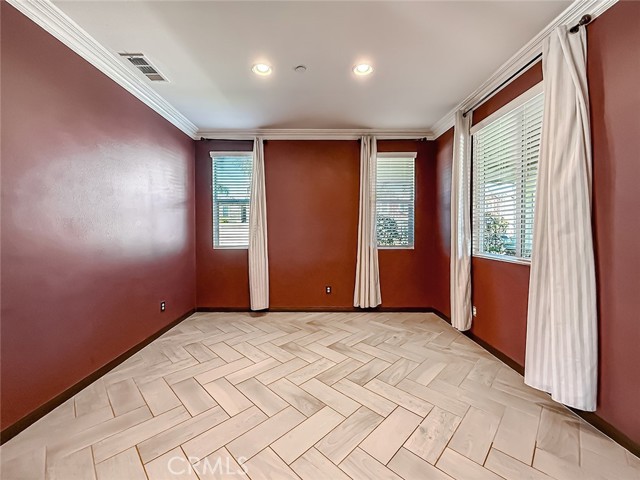 Image 8 of 49 For 458 Edgewood Drive