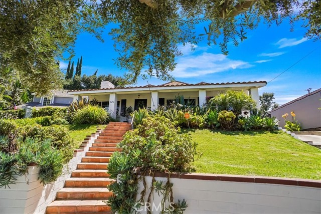 525 Bob Hope Drive, Burbank CA: https://media.crmls.org/medias/0732187a-203f-4ed2-94ea-315055559676.jpg