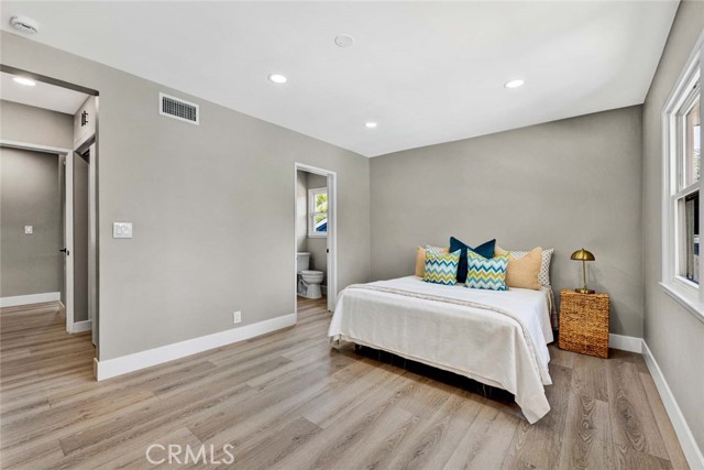 1119 N Lincoln Avenue, Fullerton CA: https://media.crmls.org/medias/07322491-8e70-40f8-8910-0776ca582bde.jpg