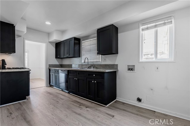 Detail Gallery Image 2 of 33 For 2916 Halldale, Los Angeles,  CA 90018 - 3 Beds | 2 Baths