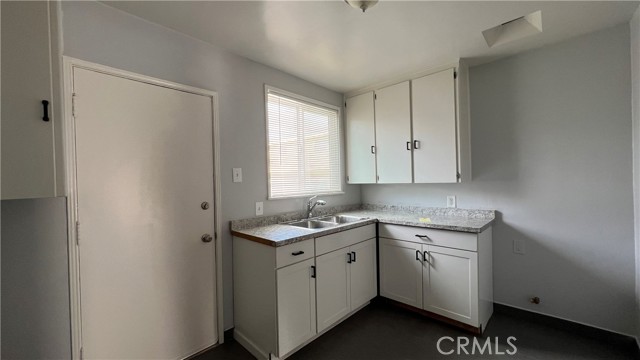 Detail Gallery Image 7 of 21 For 14763 Ryon Ave, Bellflower,  CA 90706 - 2 Beds | 1 Baths