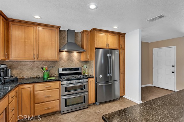 Detail Gallery Image 7 of 32 For 27376 San Bruno Ave, Madera,  CA 93637 - 3 Beds | 2 Baths