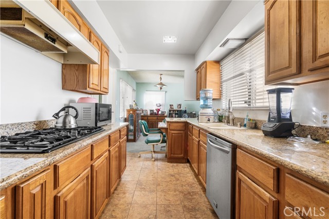 Detail Gallery Image 19 of 27 For 1457 W 1st, San Pedro,  CA 90732 - 3 Beds | 2 Baths