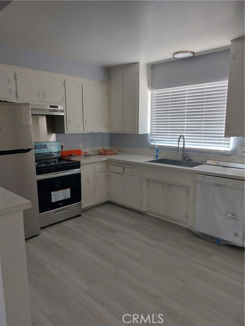 Detail Gallery Image 21 of 24 For 1891 Buckingham Rd #1,  Los Angeles,  CA 90019 - 3 Beds | 2 Baths