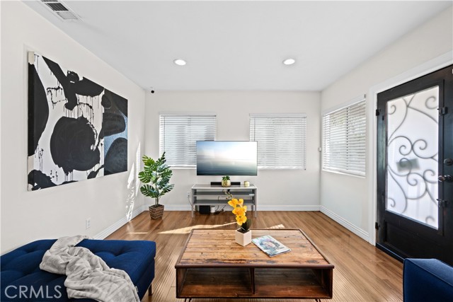 Detail Gallery Image 20 of 53 For 5979 Hereford, Los Angeles,  CA 90022 - 3 Beds | 2 Baths