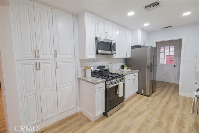 Detail Gallery Image 5 of 38 For 2545 Loomis St, Lakewood,  CA 90712 - 4 Beds | 2 Baths