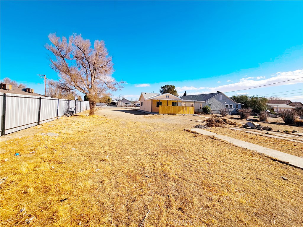 https://media.crmls.org/medias/07366bbb-e304-4fb1-ac16-e0479ef0f520.jpg?preset=X-Large