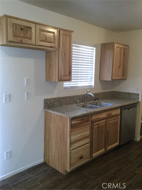 Detail Gallery Image 10 of 26 For 18824 Bellflower St a,  Adelanto,  CA 92301 - 3 Beds | 2 Baths