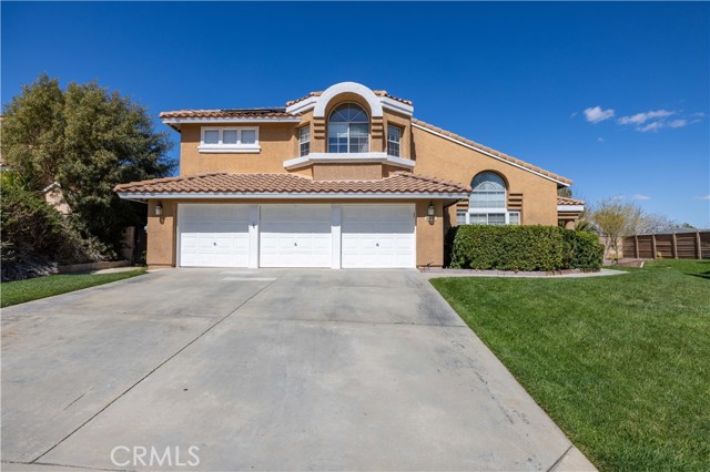 Detail Gallery Image 3 of 62 For 4661 Greencrest Way, Palmdale,  CA 93551 - 4 Beds | 4 Baths