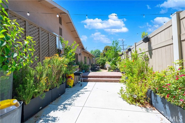 Detail Gallery Image 39 of 55 For 5237 Topanga Canyon Bld, Woodland Hills,  CA 91364 - 7 Beds | 4/2 Baths