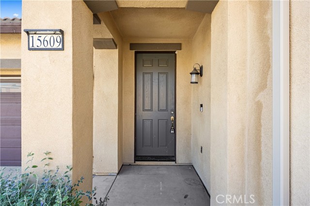 Detail Gallery Image 4 of 39 For 15609 Paprika Ln, Fontana,  CA 92336 - 4 Beds | 3 Baths