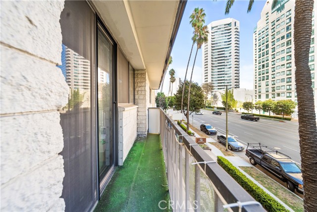 10535 Wilshire Boulevard, Los Angeles CA: https://media.crmls.org/medias/073806ac-4fa3-4395-bf41-ac09feb7aa86.jpg