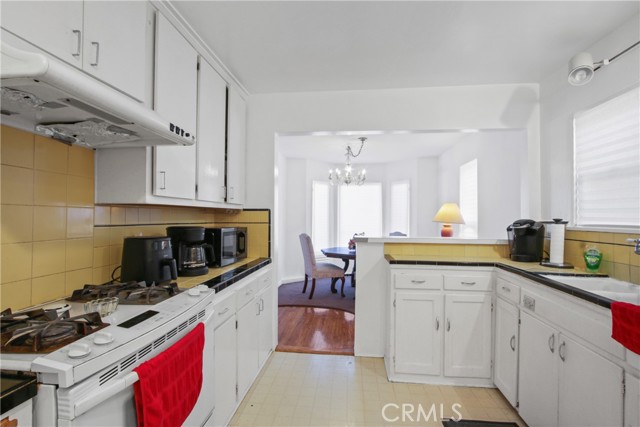 Detail Gallery Image 4 of 10 For 1448 W 90th, Los Angeles,  CA 90047 - 2 Beds | 1 Baths