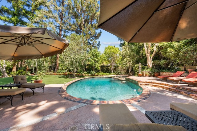 19222 Mayall Street, Northridge CA: https://media.crmls.org/medias/073862f1-69bc-4494-87a4-3c2904bc8bbf.jpg