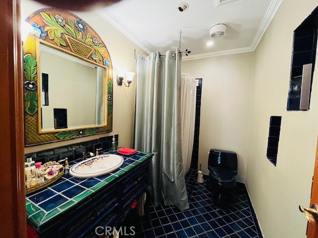 https://media.crmls.org/medias/073893c9-9869-4742-a890-465dfbcbcaae.jpg?preset=X-Large