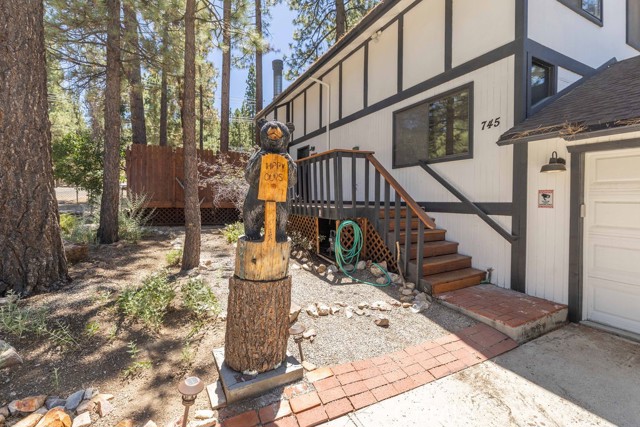 Detail Gallery Image 3 of 35 For 745 Irving Way, Big Bear City,  CA 92314 - 3 Beds | 2 Baths