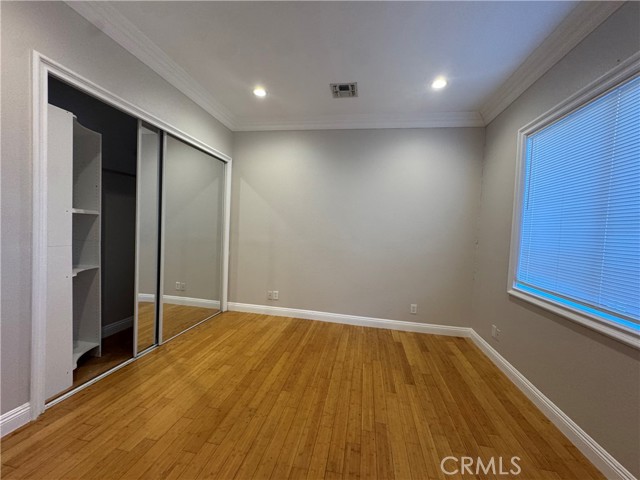 Detail Gallery Image 12 of 28 For 4912 Hesperia, Encino,  CA 91316 - 3 Beds | 2/1 Baths