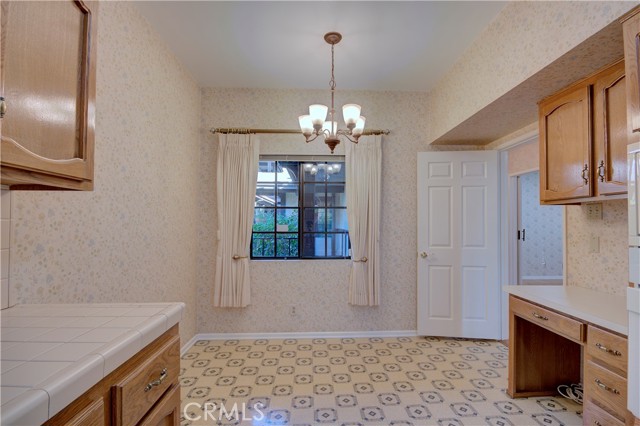 Detail Gallery Image 6 of 23 For 2606 Cañada Bld #201,  Glendale,  CA 91208 - 3 Beds | 2 Baths