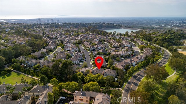 23 Belfort, Newport Coast CA: https://media.crmls.org/medias/073b1524-59aa-45bd-aff2-0a247afc0c5a.jpg