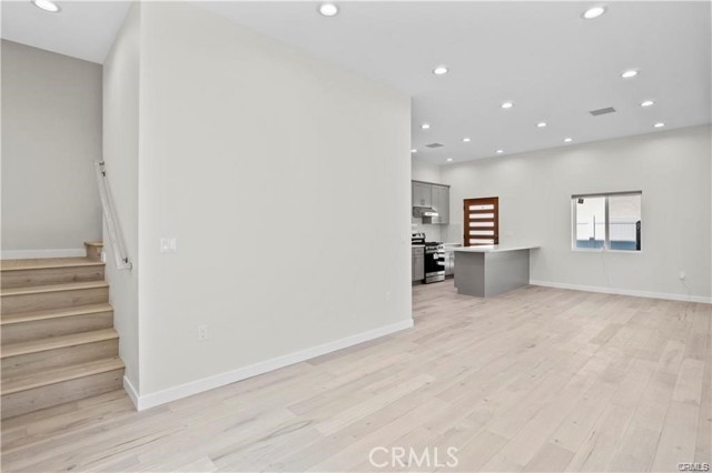 Detail Gallery Image 3 of 18 For 11428 Erwin, North Hollywood,  CA 91606 - 2 Beds | 2/1 Baths