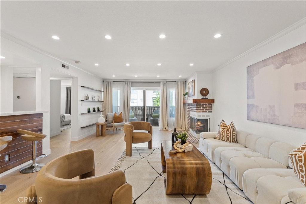 1616 Granville Avenue #202