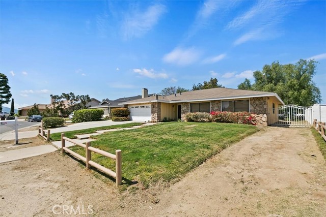 Detail Gallery Image 7 of 56 For 2386 Hialeah Cir, Norco,  CA 92860 - 4 Beds | 2 Baths