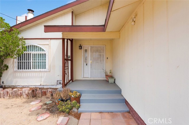 27580 Linda Vista Road, Barstow CA: https://media.crmls.org/medias/073c60cf-e638-4bd6-8086-1ea548cf62de.jpg
