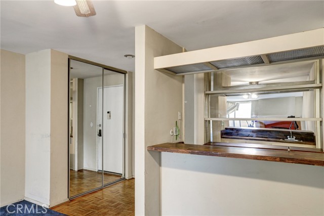 Detail Gallery Image 11 of 34 For 6405 Green Valley Cir #203,  Culver City,  CA 90230 - 3 Beds | 2 Baths