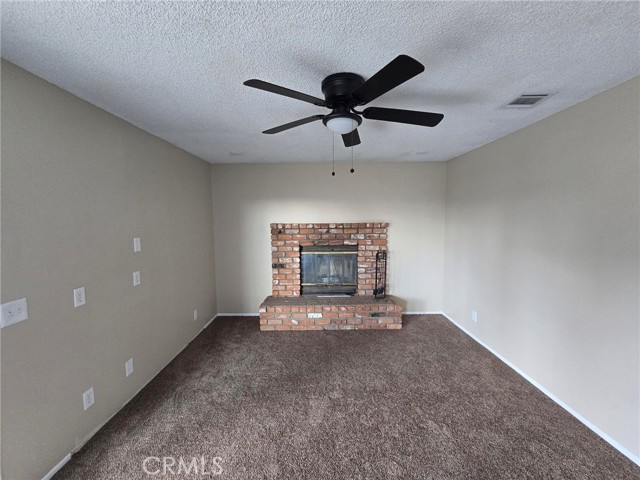 Detail Gallery Image 5 of 9 For 16488 Arcata, Apple Valley,  CA 92307 - 3 Beds | 2 Baths