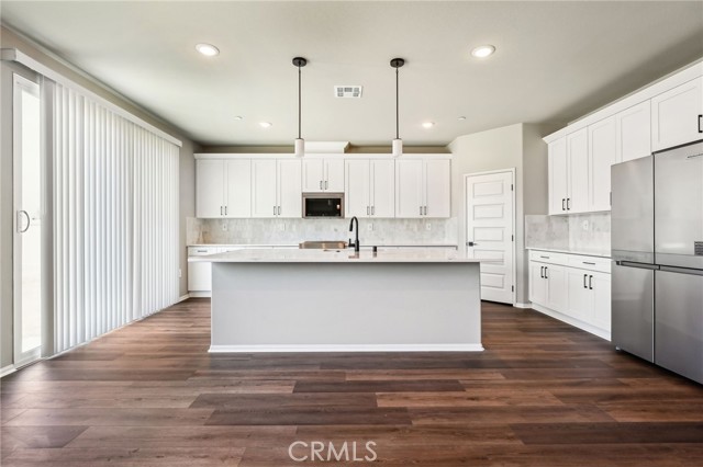 2187 Oroblanco Way, Redlands CA: https://media.crmls.org/medias/073cbaf1-1820-4d82-9c3d-5934099923af.jpg