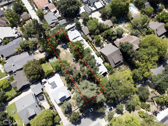 1010 N Madison Avenue, Pasadena CA: https://media.crmls.org/medias/073e1c57-cebd-4a04-8e99-a2cb6f674ebe.jpg