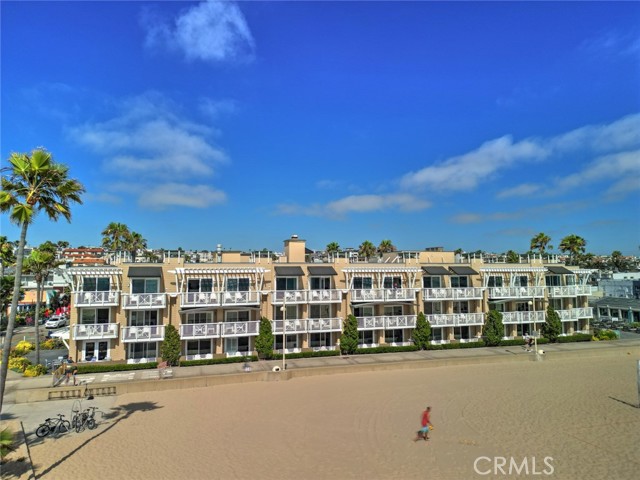 1300 The Strand, Hermosa Beach, California 90254, 1 Bedroom Bedrooms, ,1 BathroomBathrooms,Residential,Sold,The Strand,SB25153201