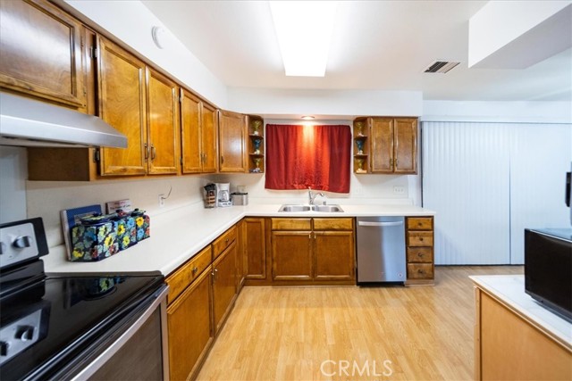 615 S Palm Avenue, Hemet CA: https://media.crmls.org/medias/073ed3bf-07c0-4457-9ef9-2e52b6243c77.jpg