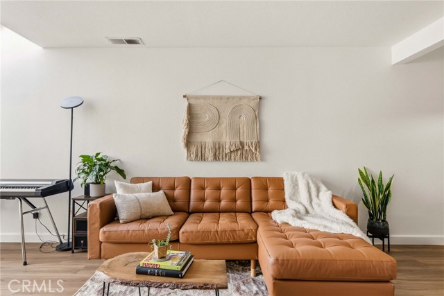 Detail Gallery Image 3 of 26 For 25712 Le Parc #41,  Lake Forest,  CA 92630 - 1 Beds | 1/1 Baths