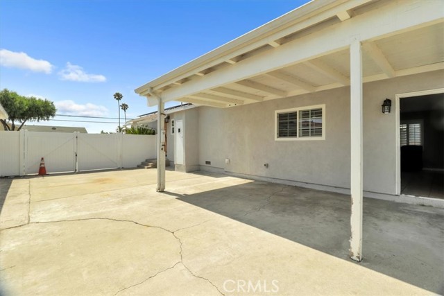 15728 Stevens Avenue, Bellflower CA: https://media.crmls.org/medias/0740d6c9-97bf-41a7-8f0f-07e4f89a325a.jpg