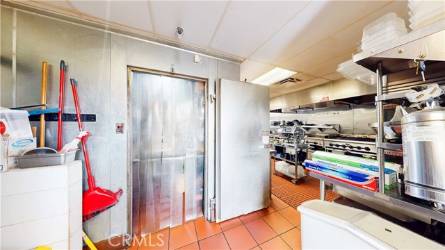 3630 E Slauson Avenue, Maywood CA: https://media.crmls.org/medias/0740f651-d7fe-4f76-9372-b12535060a47.jpg