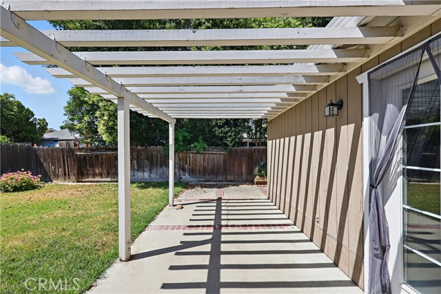 395 Columbia Avenue, Merced CA: https://media.crmls.org/medias/0741115e-cfa6-47b9-83c5-a4f3d22ead72.jpg