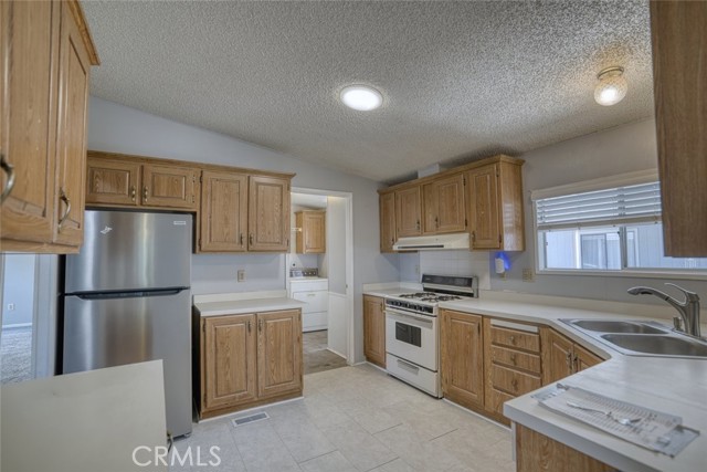 Detail Gallery Image 14 of 40 For 4616 North River Rd #8,  Oceanside,  CA 92057 - 3 Beds | 2 Baths
