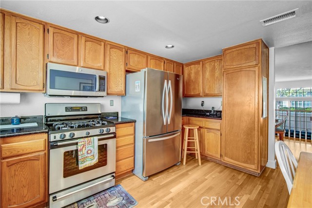 2300 Maple Ave, Torrance CA: https://media.crmls.org/medias/074165a8-b492-4cf5-b665-b2072d719395.jpg