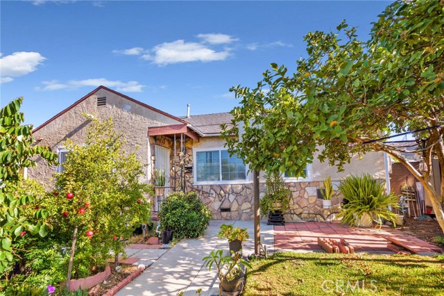Detail Gallery Image 1 of 18 For 10425 Rainier St, Sun Valley,  CA 91352 - 3 Beds | 1 Baths
