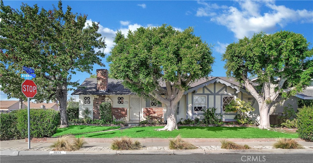 1933 S Norma Lane, Anaheim, CA 92802