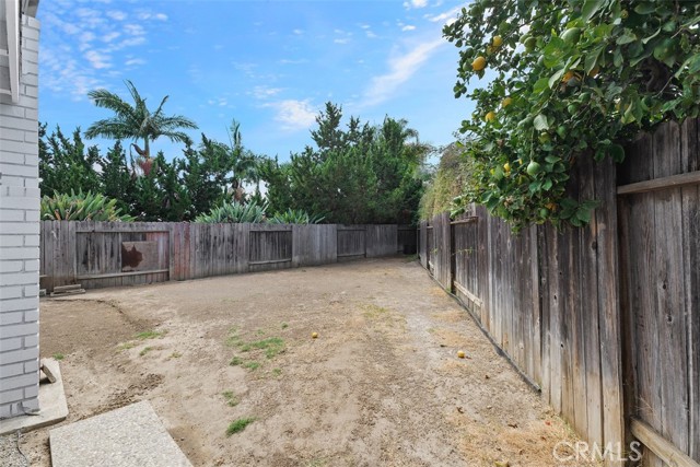 1817 N Symphony Street, Anaheim CA: https://media.crmls.org/medias/07420861-792a-40e1-9b98-8bbc044e4368.jpg